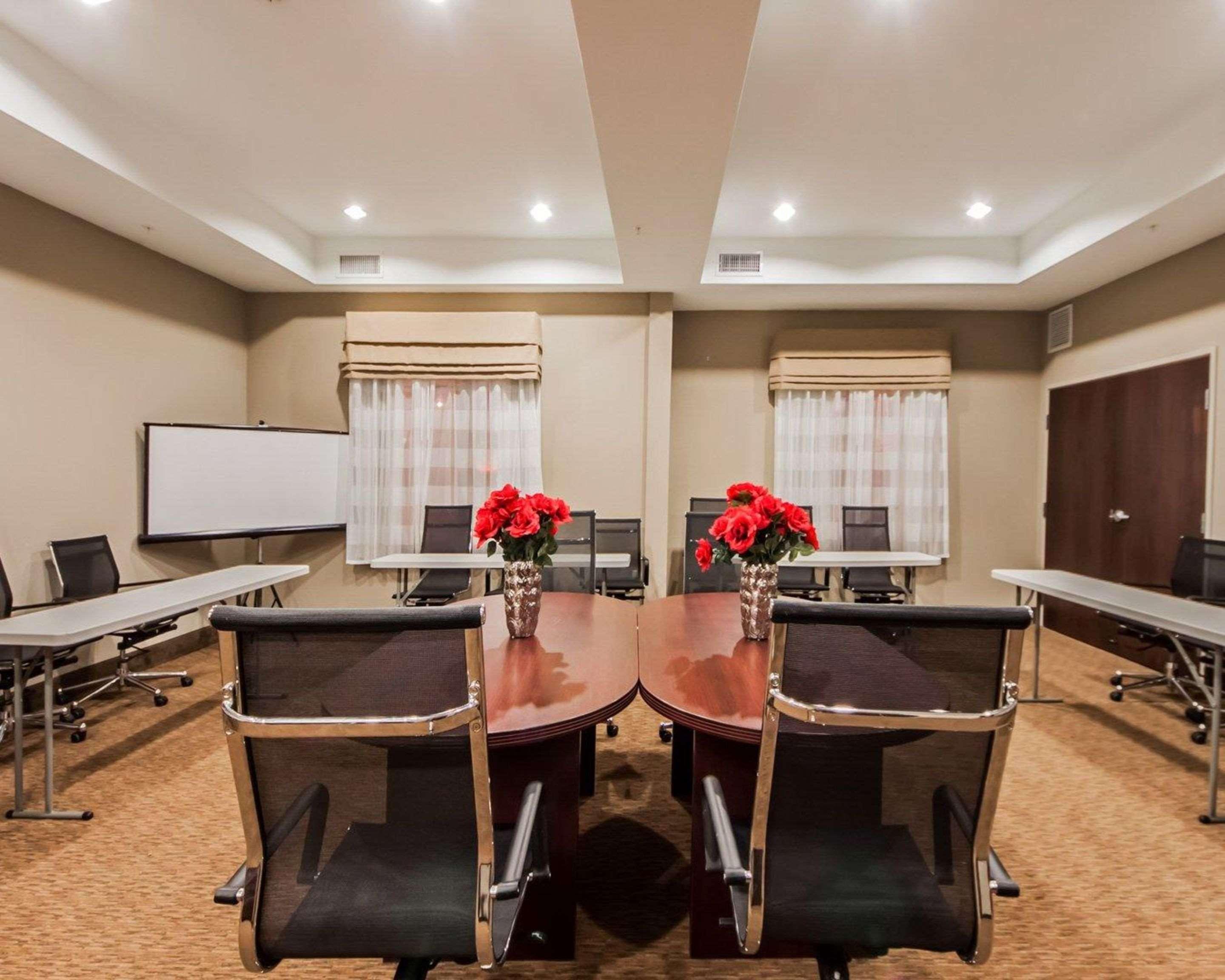 Sleep Inn & Suites Елк Сити Екстериор снимка