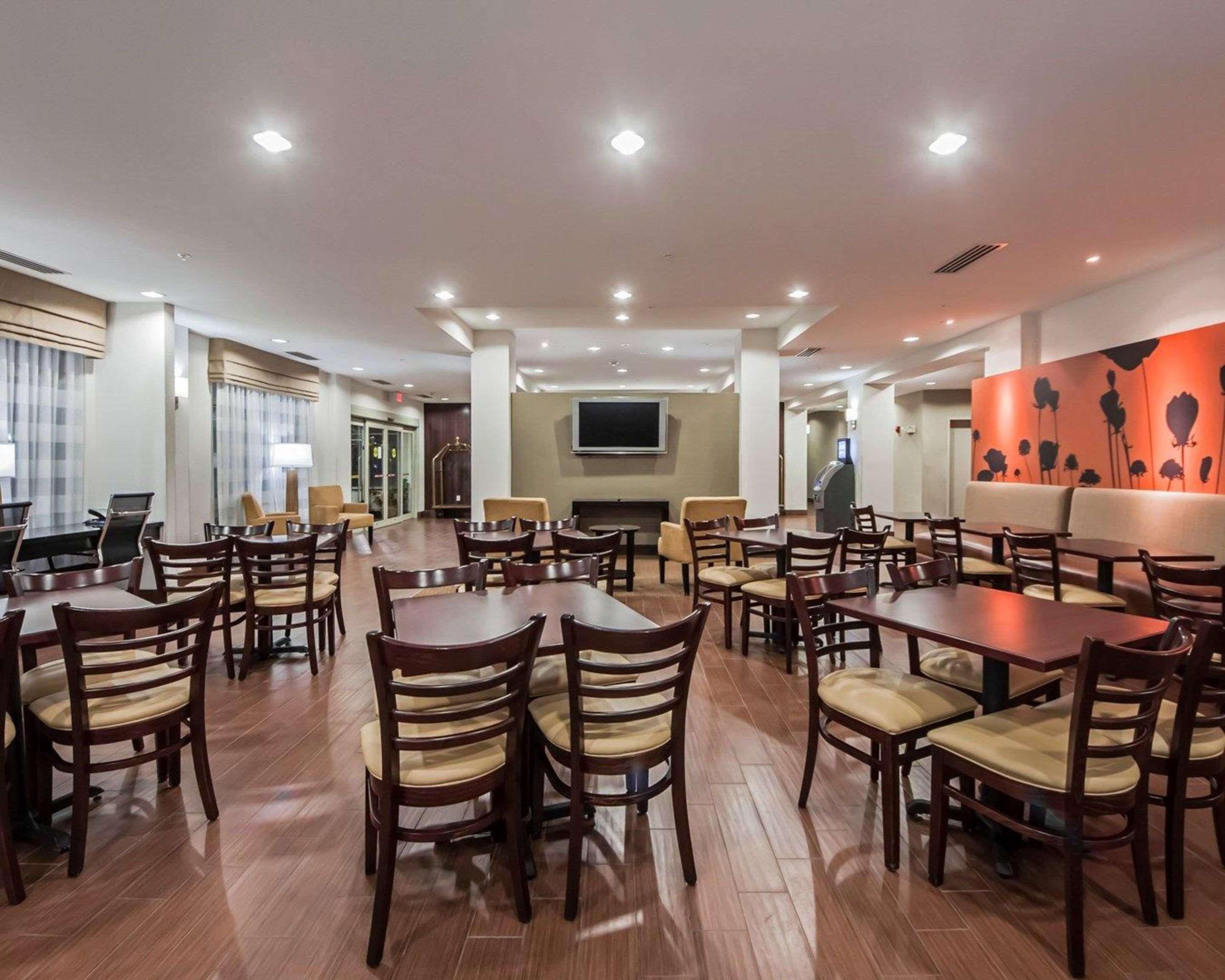 Sleep Inn & Suites Елк Сити Екстериор снимка